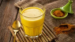 Goldene Milch: Das Getränk, das langlebige Menschen trinken