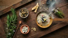 Rosmarin als Raumduft: so bringst du frische Kräuterluft in deine Wohnung