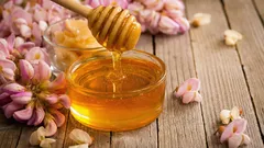 Kann man jeden Tag Honig essen? Nutzen, empfohlene Menge und mögliche Risiken