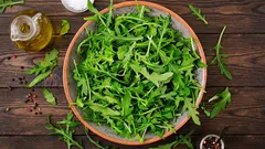 Rucola als Superfood: Kalorien, Vitamine und warum es sich lohnt, sie öfter zu essen